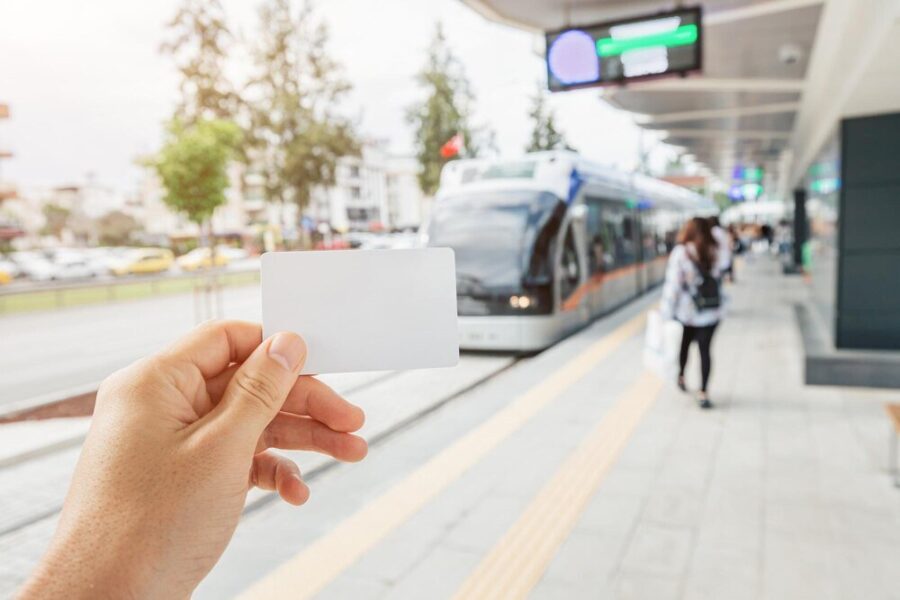 Metro w Barcelonie: Praktyczny przewodnik po biletach i taryfach